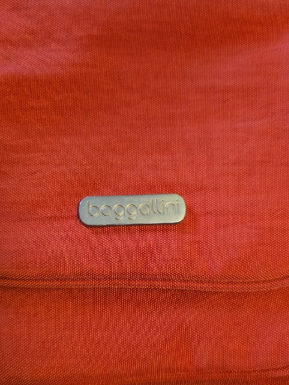 Red Baggallini Crossbody Organizer Bag purse - Picture 2 of 6